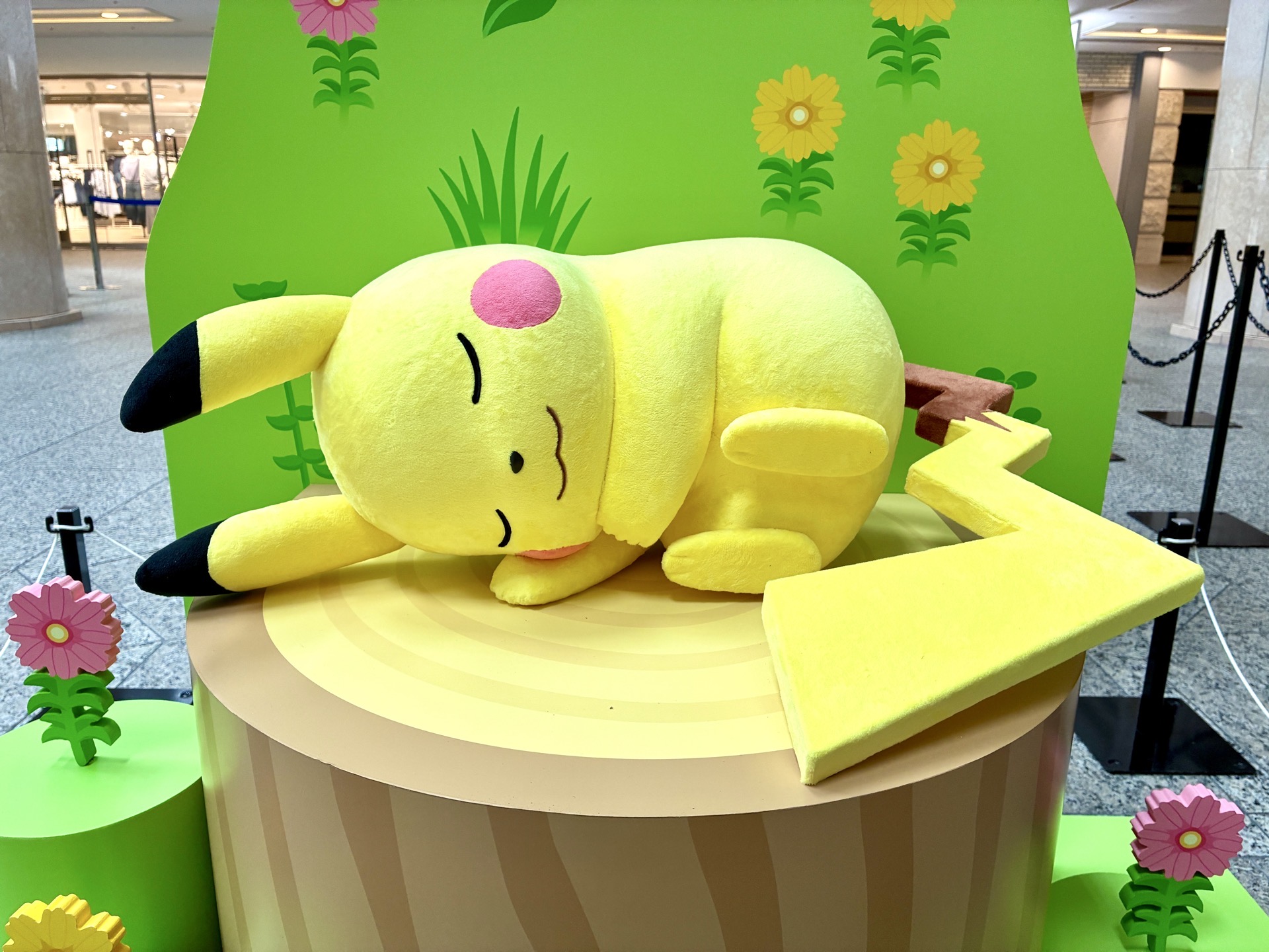 ポケモンスリープ」、寝顔ピカチュウたちが横浜みなとみらいに登場