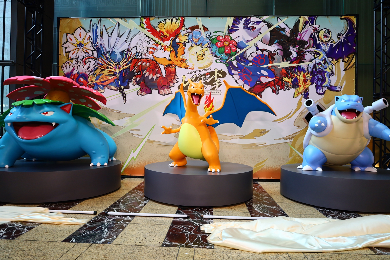 絶版品番のみ/人気初代ポケモンR大量まとめ374枚/151品番多数 ポケモン】初代御三家の大型スタチューお披露目！ 「レジェンド
