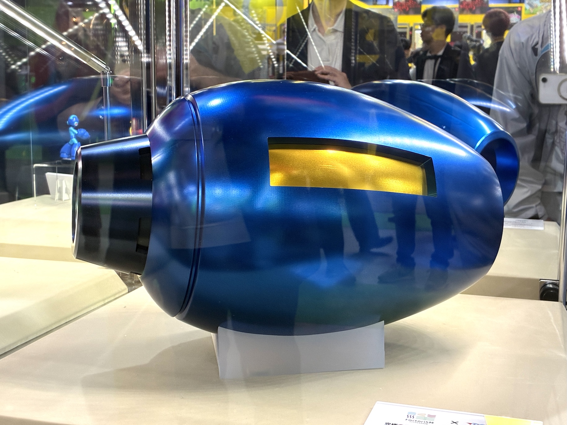 ロックマン」1/1サイズのロックバスターが展示中。職人による超緻密